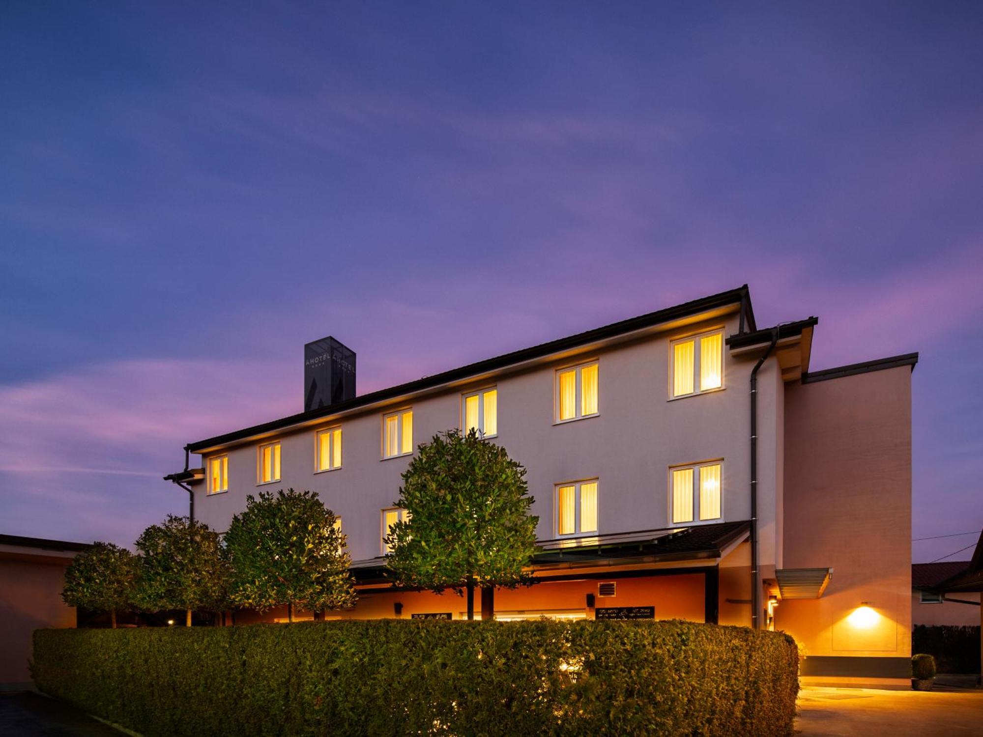 Ahotel Ljubljana Liubliana Exterior foto