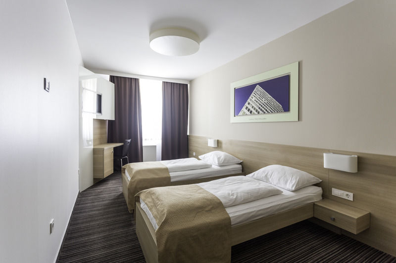 Ahotel Ljubljana Liubliana Exterior foto